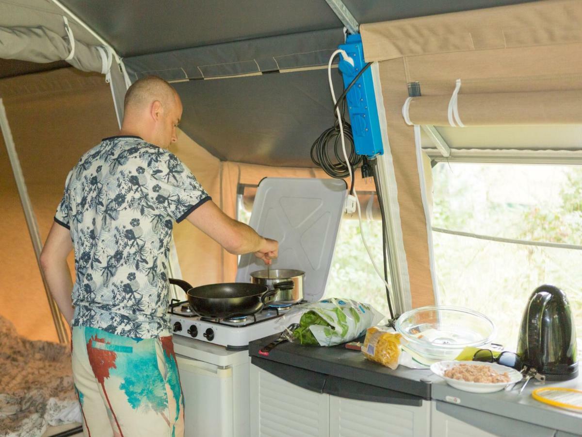 Europe Tents Camping Le Clou Meynard Exteriör bild