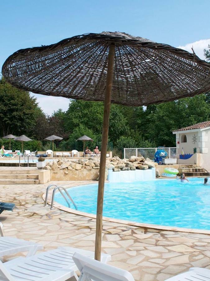 Europe Tents Camping Le Clou Meynard Exteriör bild